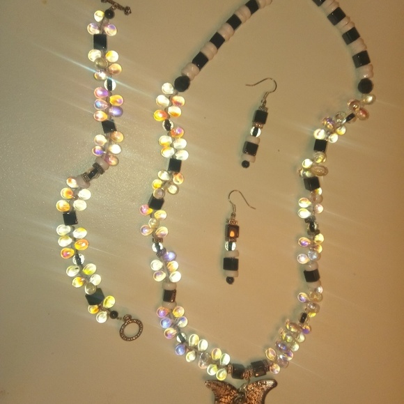 3pc Jewelry set incl Necklace, bracelet & earrings - Picture 2 of 4